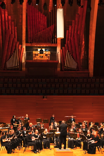 Jan Kraybill premieres the new version of Liquid Compass, Jay Jones, conductor.